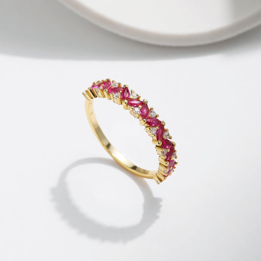 Anillo V con zirconias Rojas y Blancas