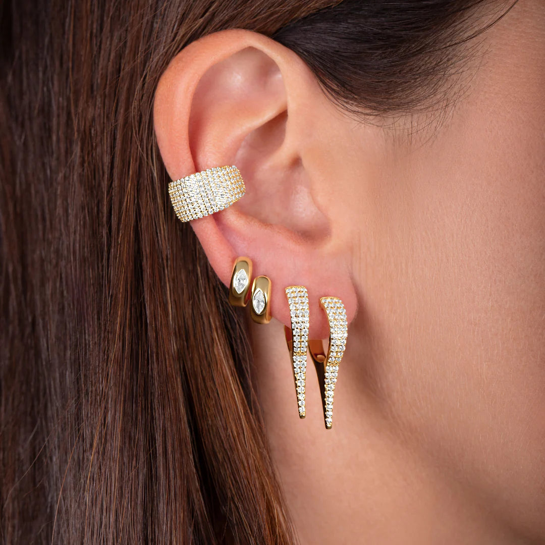Aretes Huggies con espigas