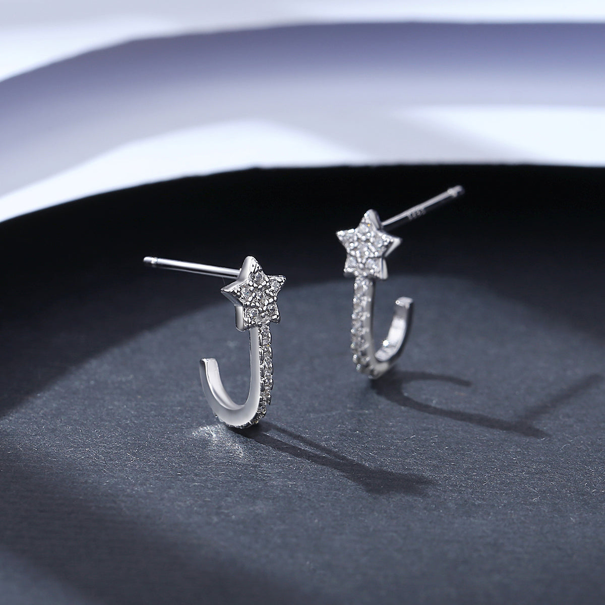 Mini Arracadas con Estrella en Circonias