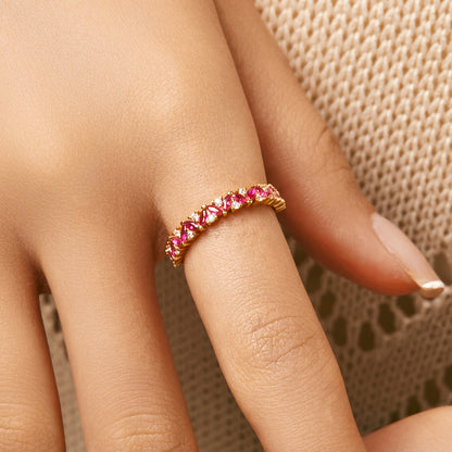 Anillo V con zirconias Rojas y Blancas