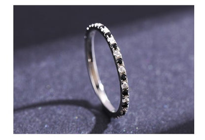 Anillo Delgado Negro con Plateado