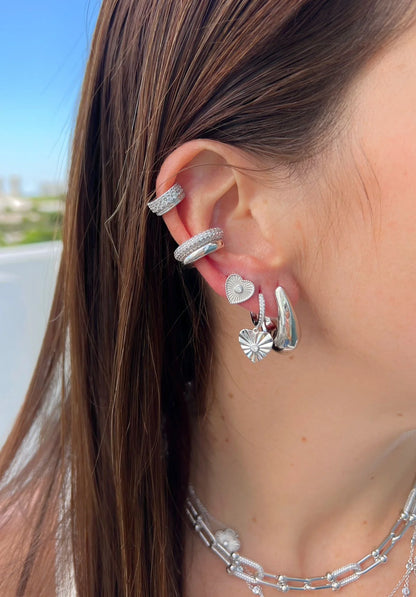 Aretes Huggies cóncavos