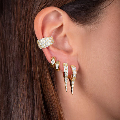 Aretes Huggies con espigas