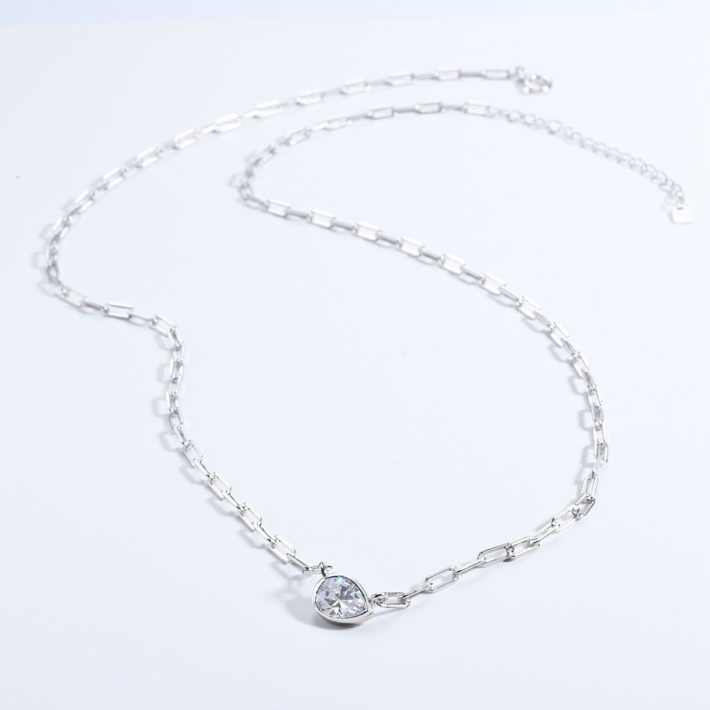 Collar PaperClip Gota de Diamante