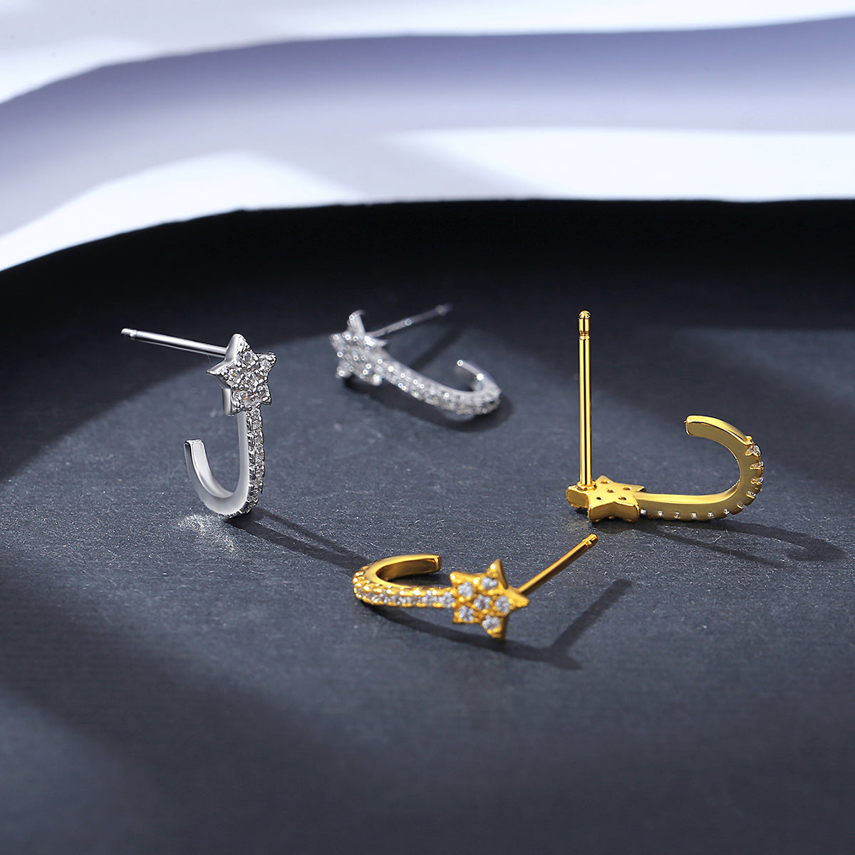 Mini Arracadas con Estrella en Circonias