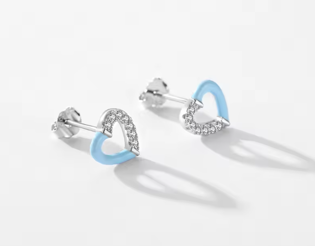 Stud Corazon Hueco Esmalte Azul