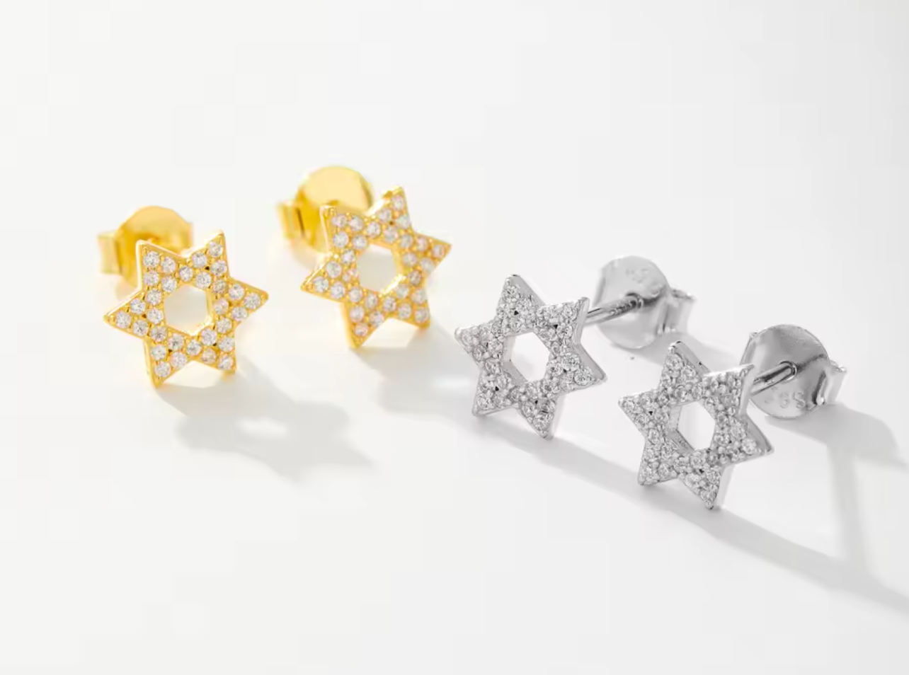 Stud de Estrella de David con Circonias