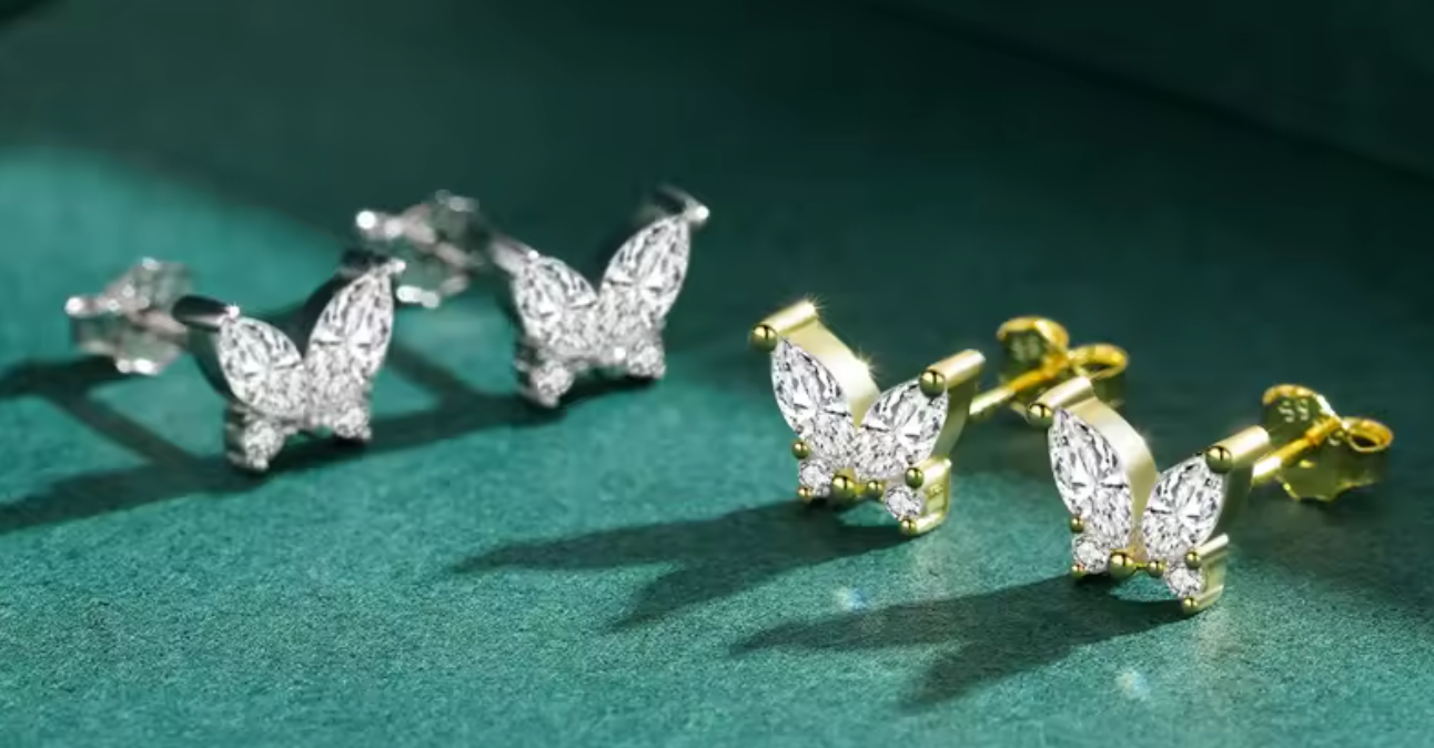 Stud de Mariposa con Circonias