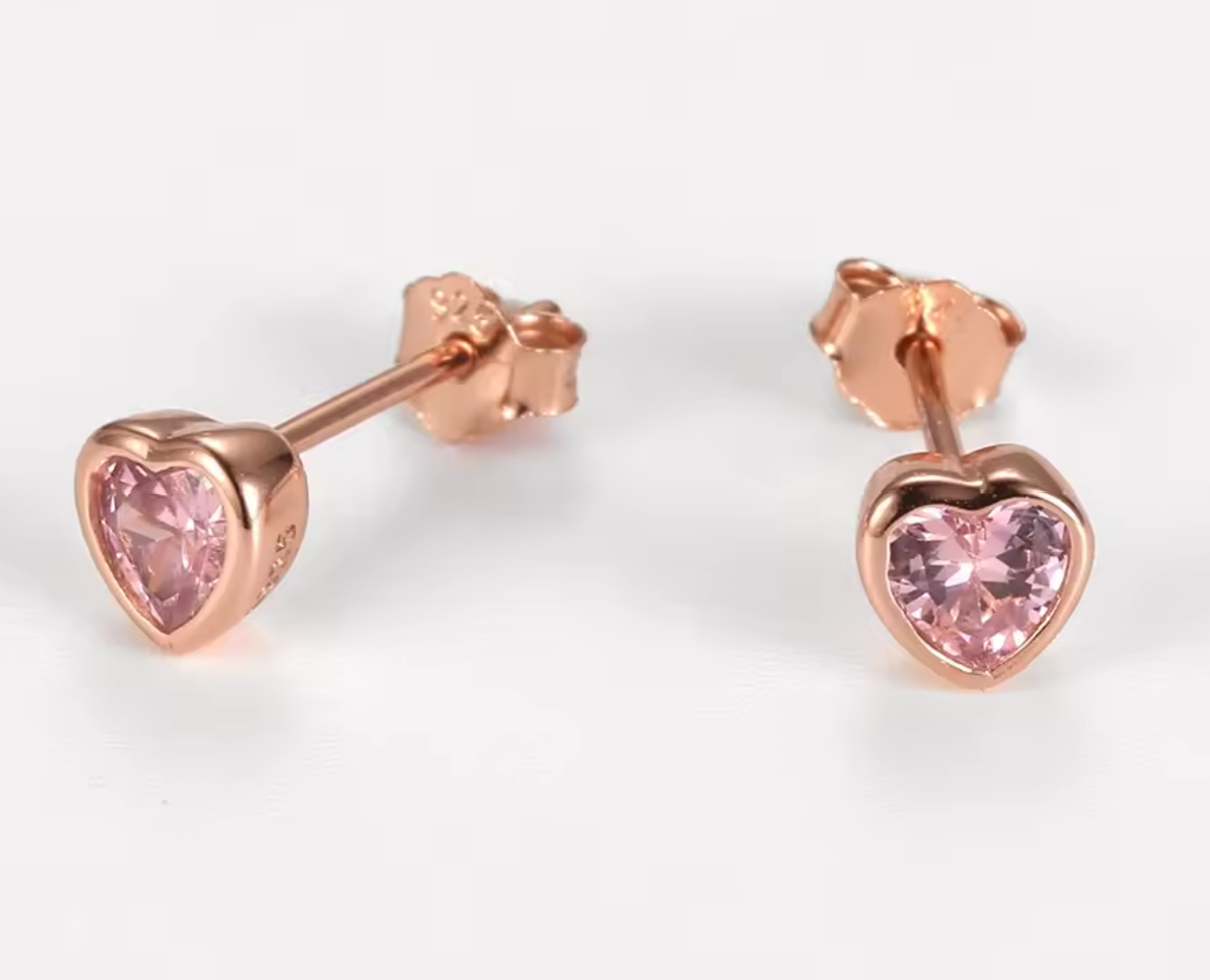 Stud de Mini Corazon con Piedra Baby Pink