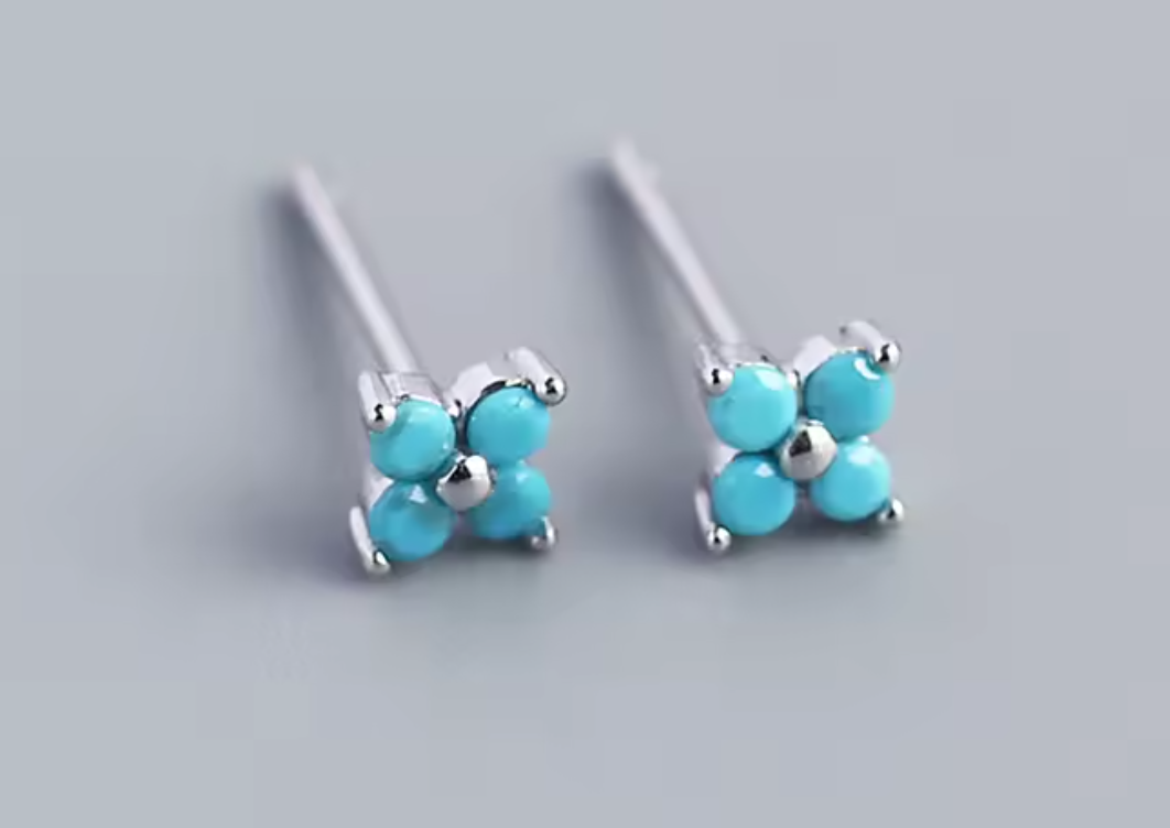 Stud de Mini Flores con Piedras Turquesa